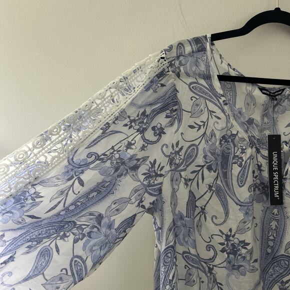 NWT Unique Spectrum Womens Top White And Blue Floral Paisley Size 3x - Picture 4 of 9